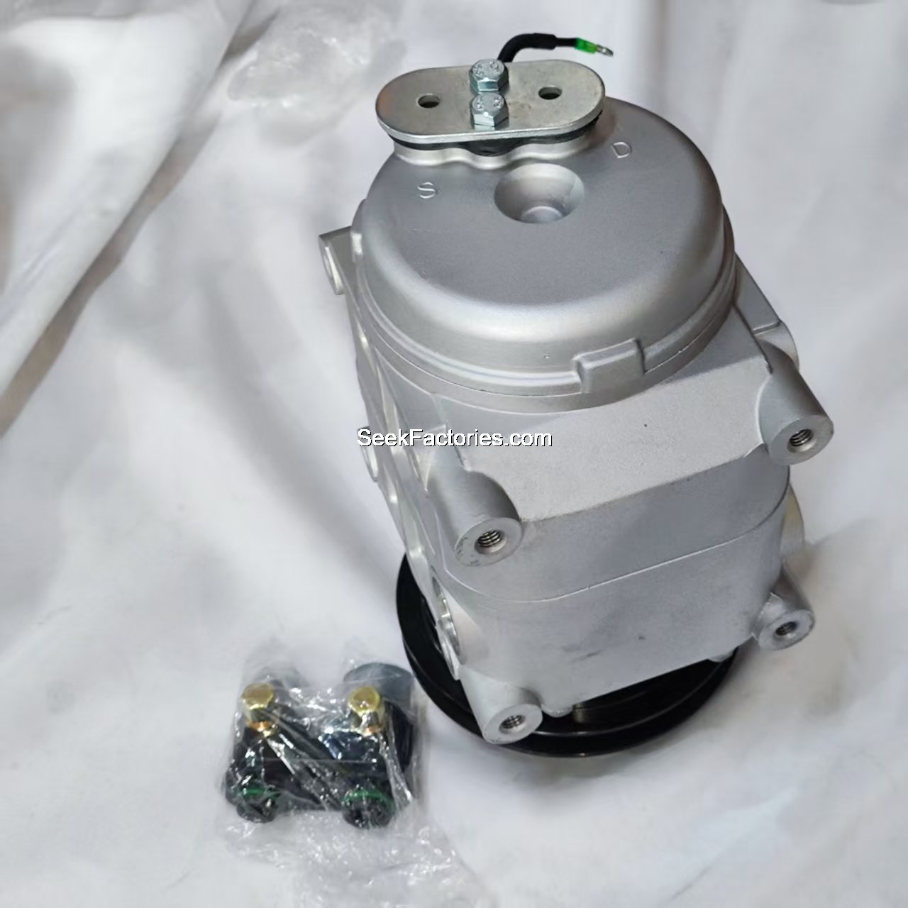 Automotive Air Conditioning Compressor – Designed for Mid-Size and Full-Size Buses – OEM Quality, Un