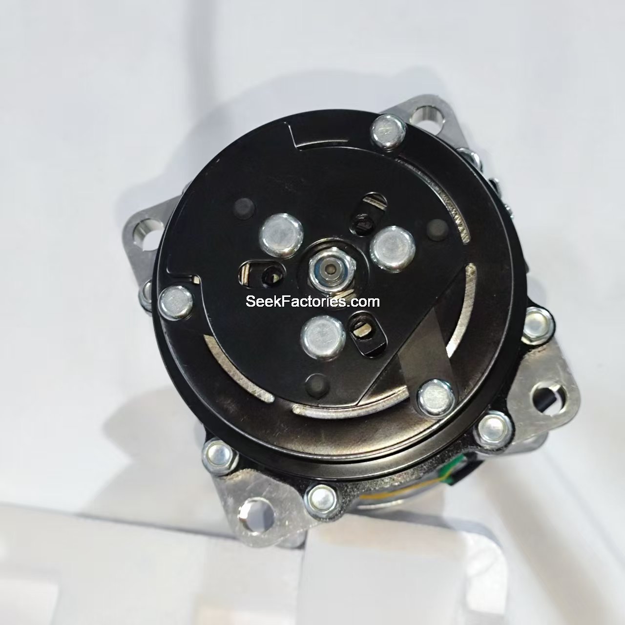 24V Air Conditioner Compressor For Dongfeng Tianlong Kinland Truck High Quality Heavy Duty Cooling P