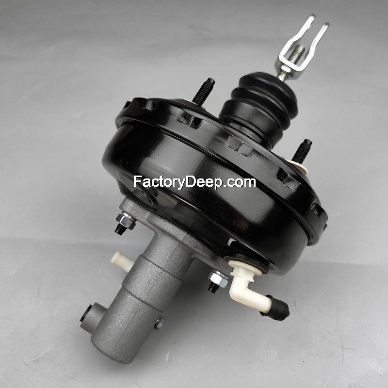 Vacuum booster clutch master cylinder