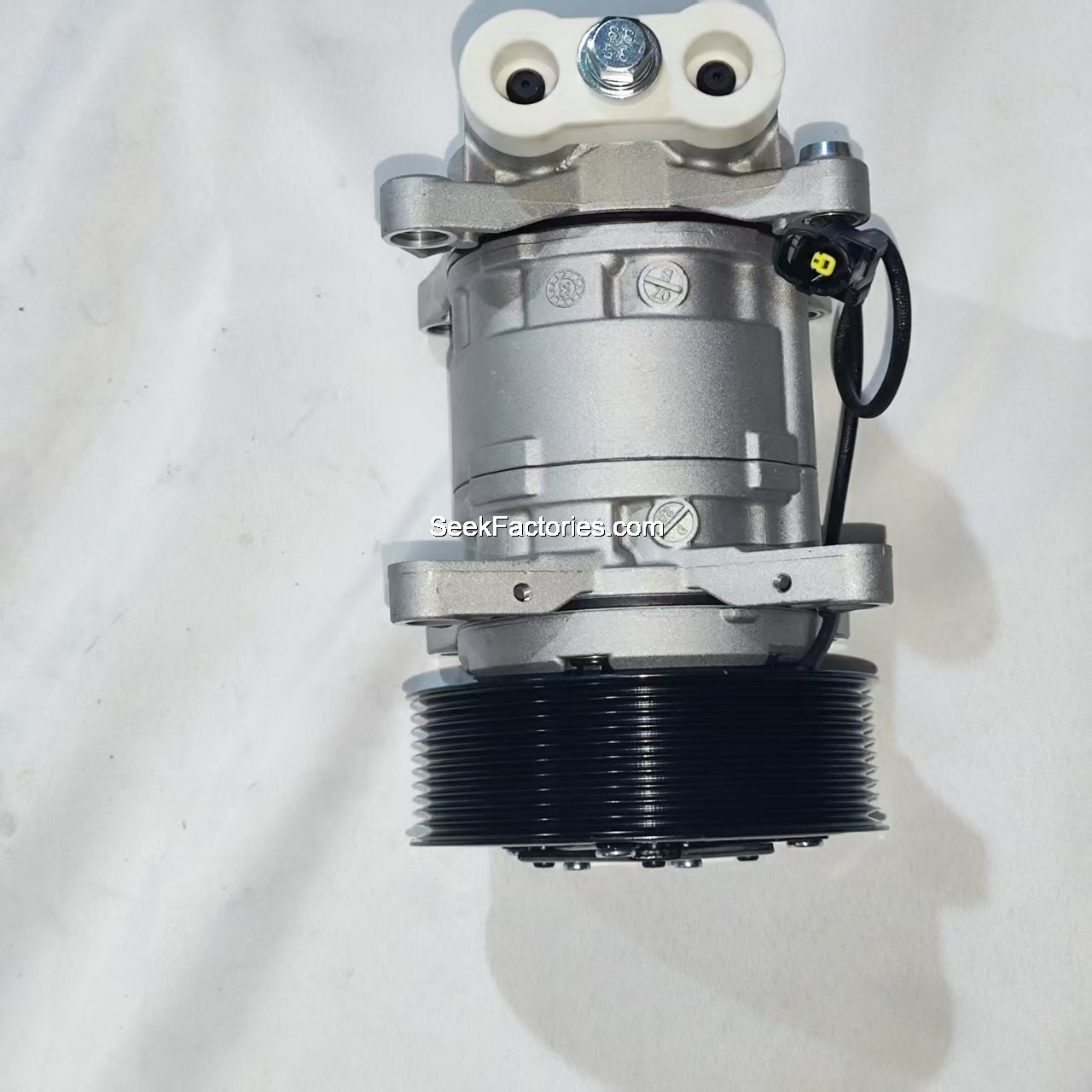 24V A/C Compressor 8104010-YCS06 for YUCHAI YCS06 Euro VI 8104010-YCS06 ...